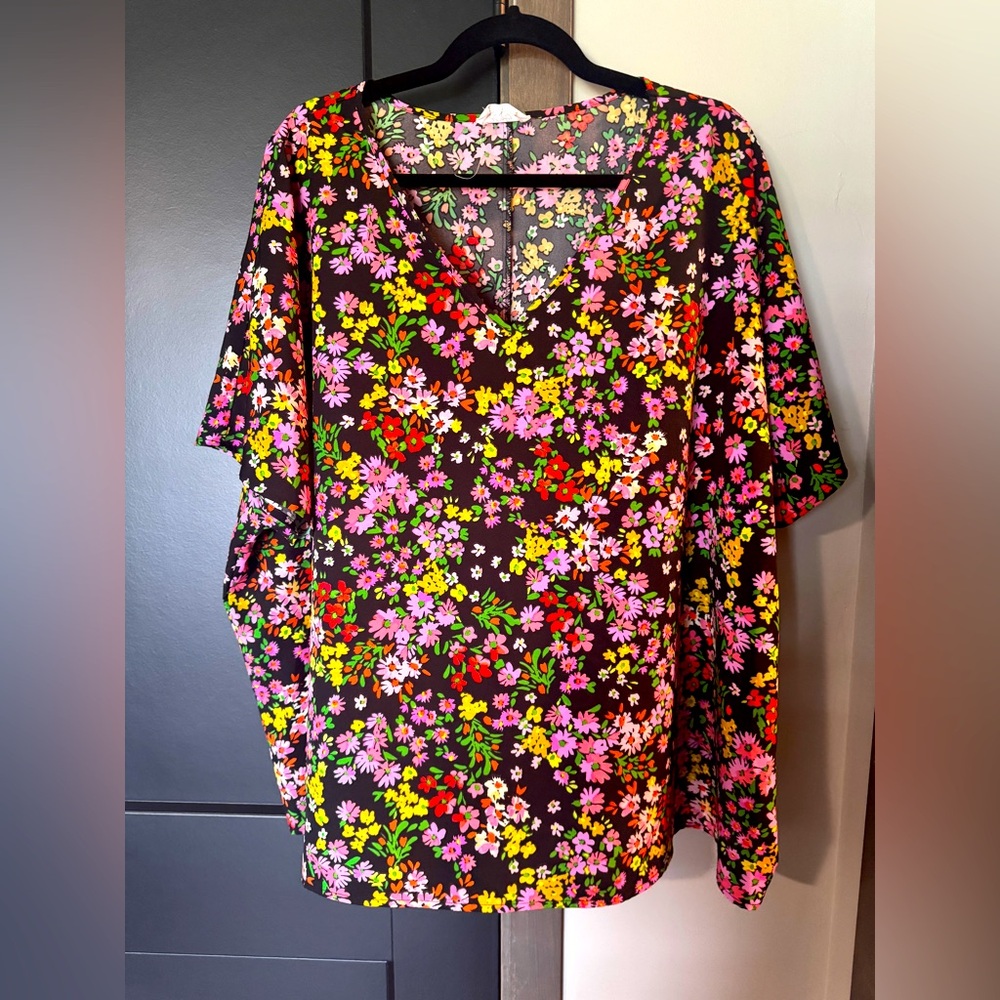 Emily wonder brand, black and pink floral flowy top.  Size XL, fits up to a 2XL.